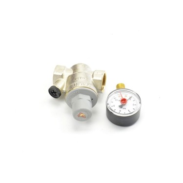 Regulator ciśnienia wersja skośna z manometrem 533251 CALEFFI